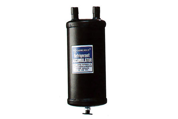 Refrigerant accumulators